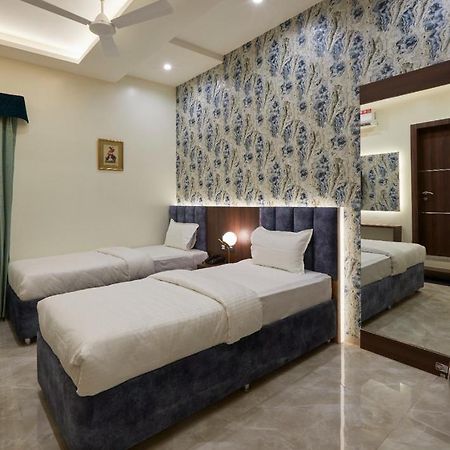 Hotel Rose Gold Ahmednagar Esterno foto