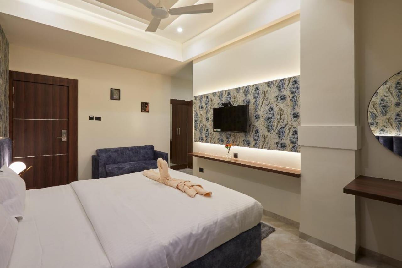 Hotel Rose Gold Ahmednagar Esterno foto