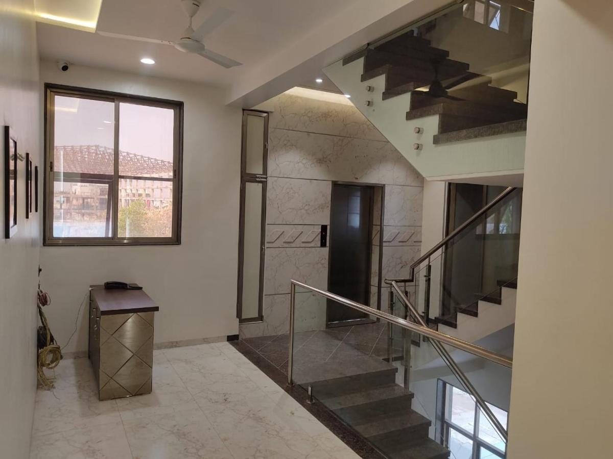 Hotel Rose Gold Ahmednagar Esterno foto