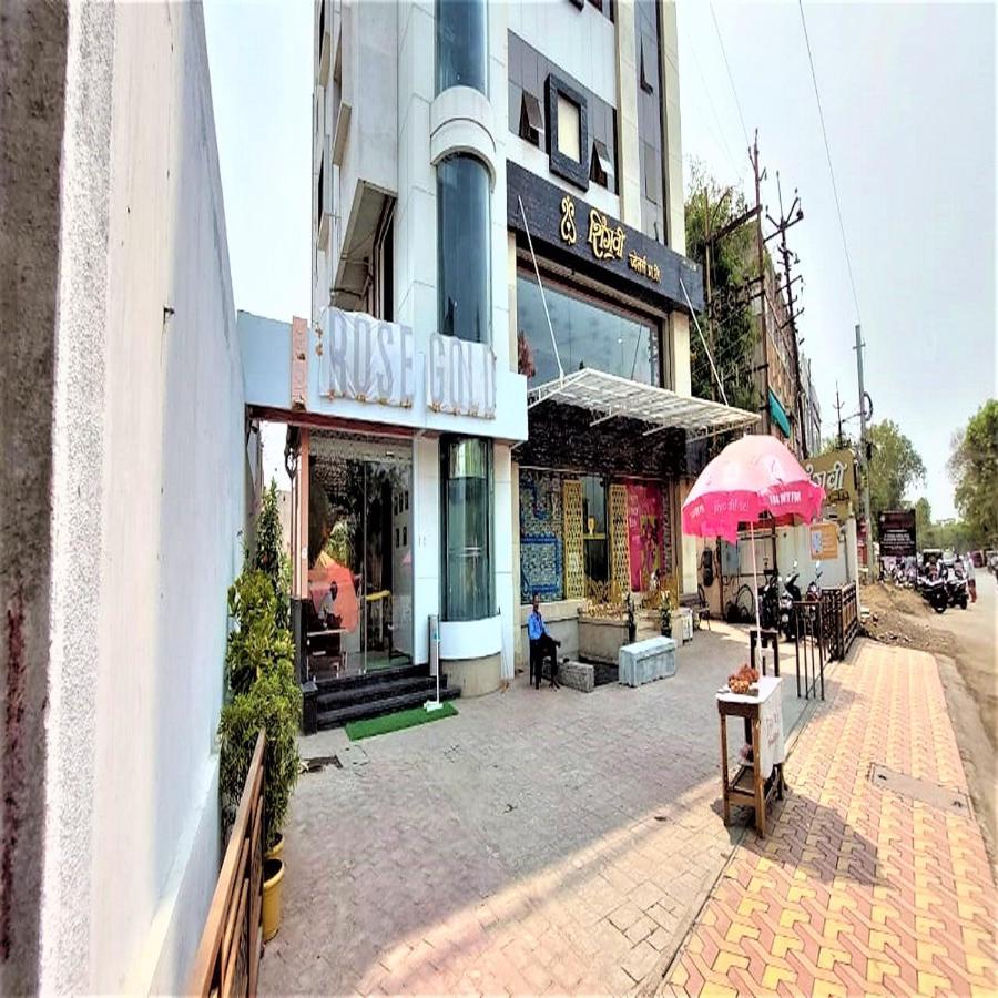 Hotel Rose Gold Ahmednagar Esterno foto