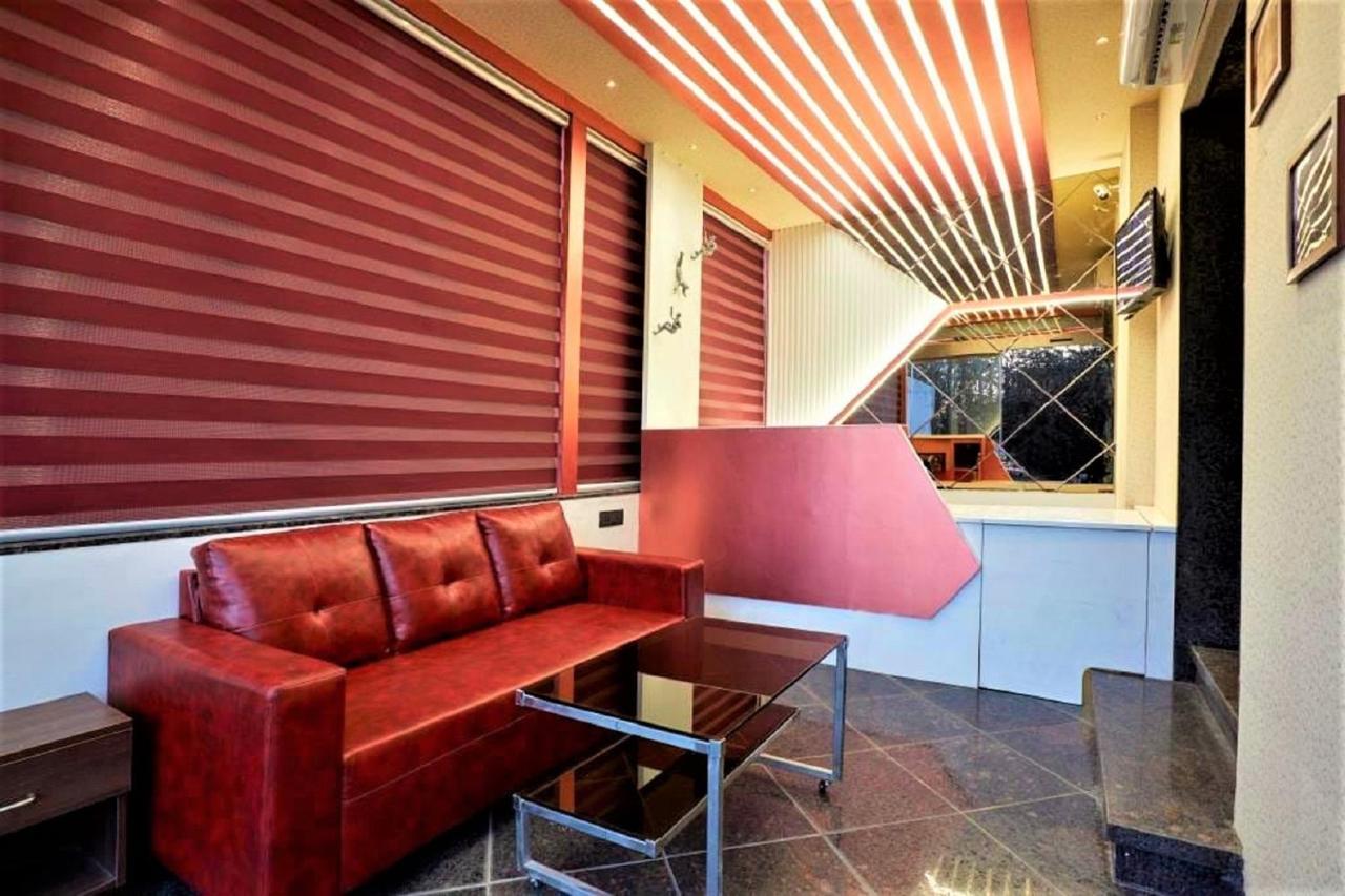 Hotel Rose Gold Ahmednagar Esterno foto