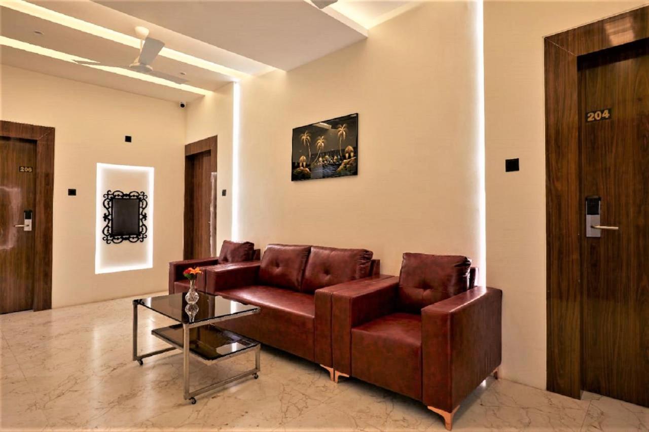 Hotel Rose Gold Ahmednagar Esterno foto