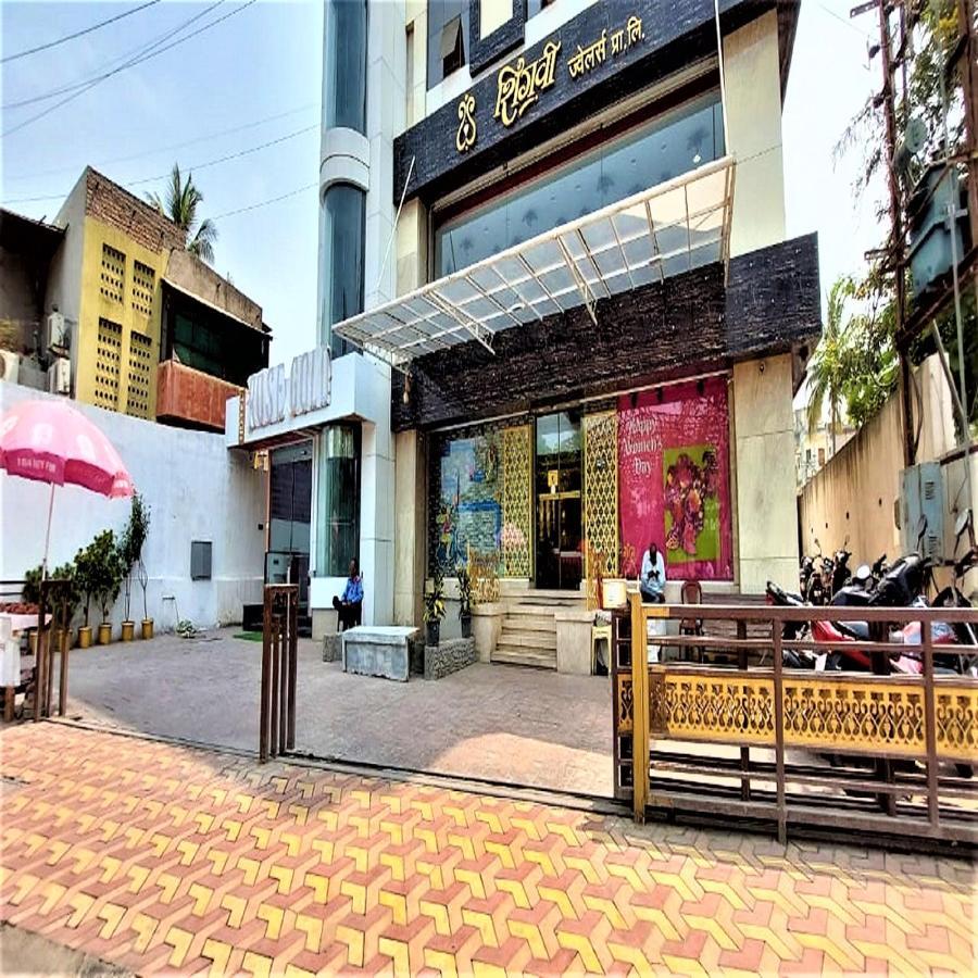 Hotel Rose Gold Ahmednagar Esterno foto